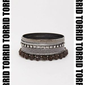Torrid - Rosette Bangles size 3/4 NWT